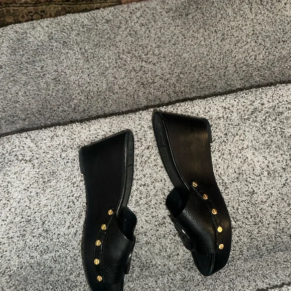 Tory Burch Embossed Black Leather Clogs - Picture 5 of 6